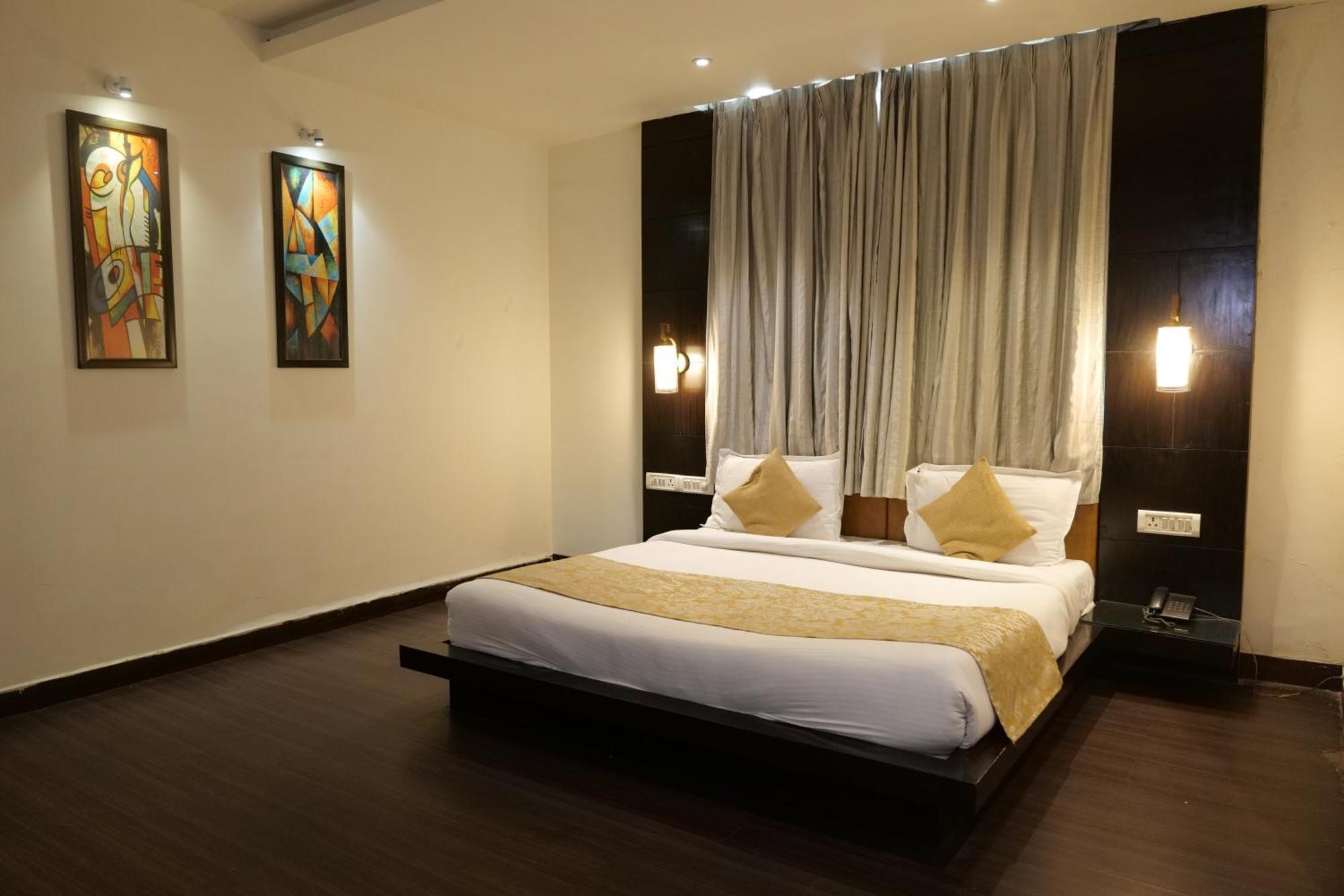 Hotel Anand Castle Kashipur 外观 照片