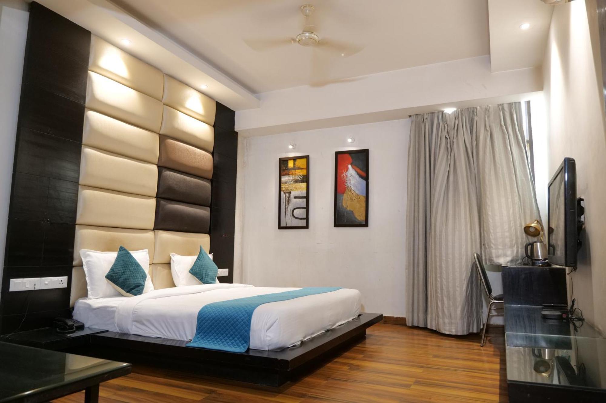 Hotel Anand Castle Kashipur 外观 照片