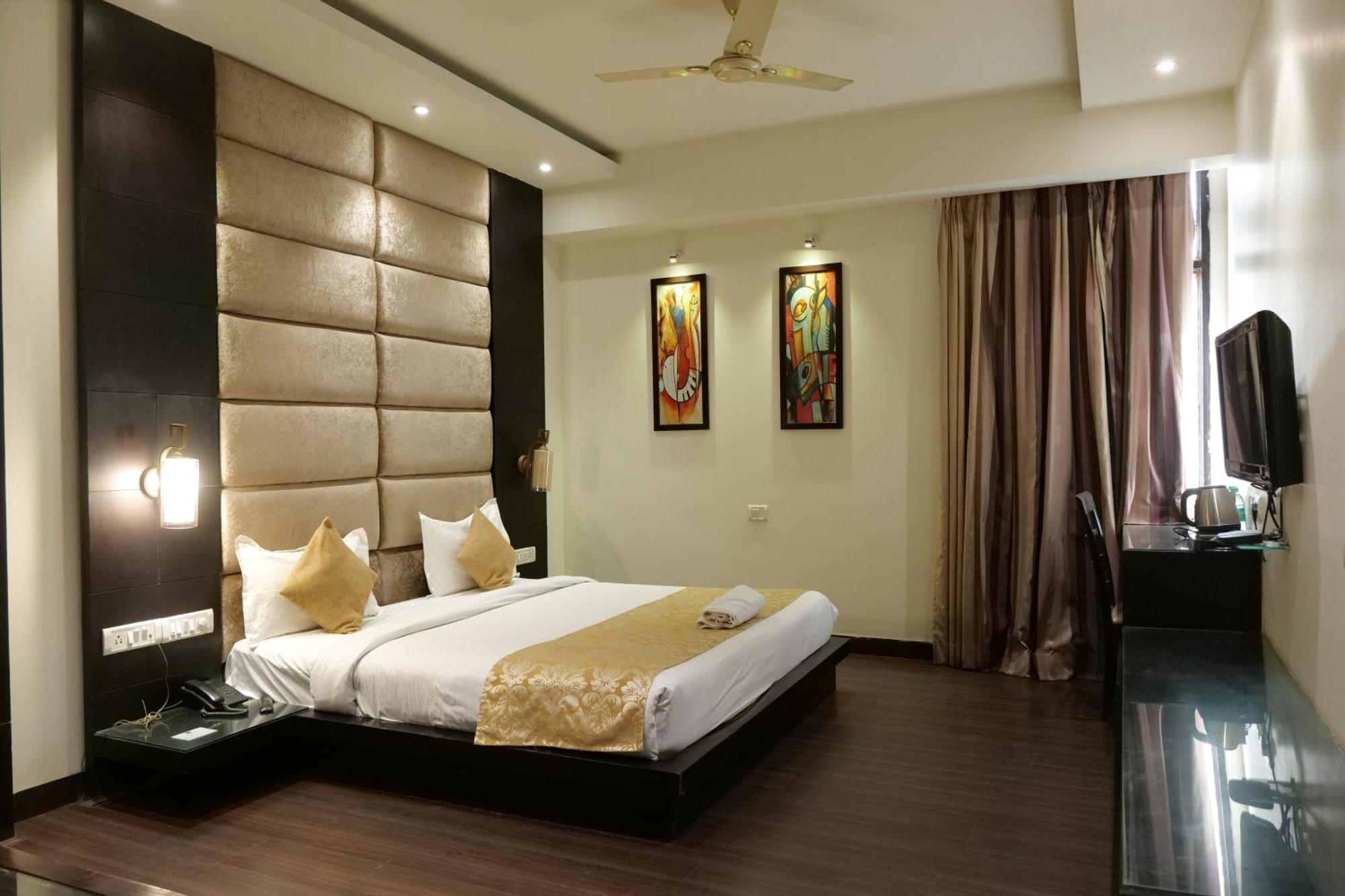 Hotel Anand Castle Kashipur 外观 照片